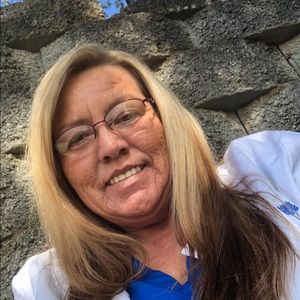 Meet your Posher, Dana